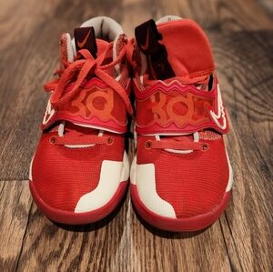 Nike KD Trey 5 X Red‎ Ember Glow Coconut Boys size 7 Basketball Shoes